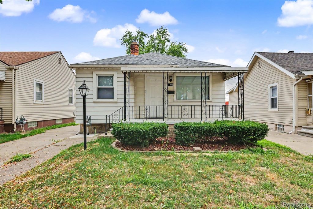 1770 Arlington Avenue, Lincoln Park city
