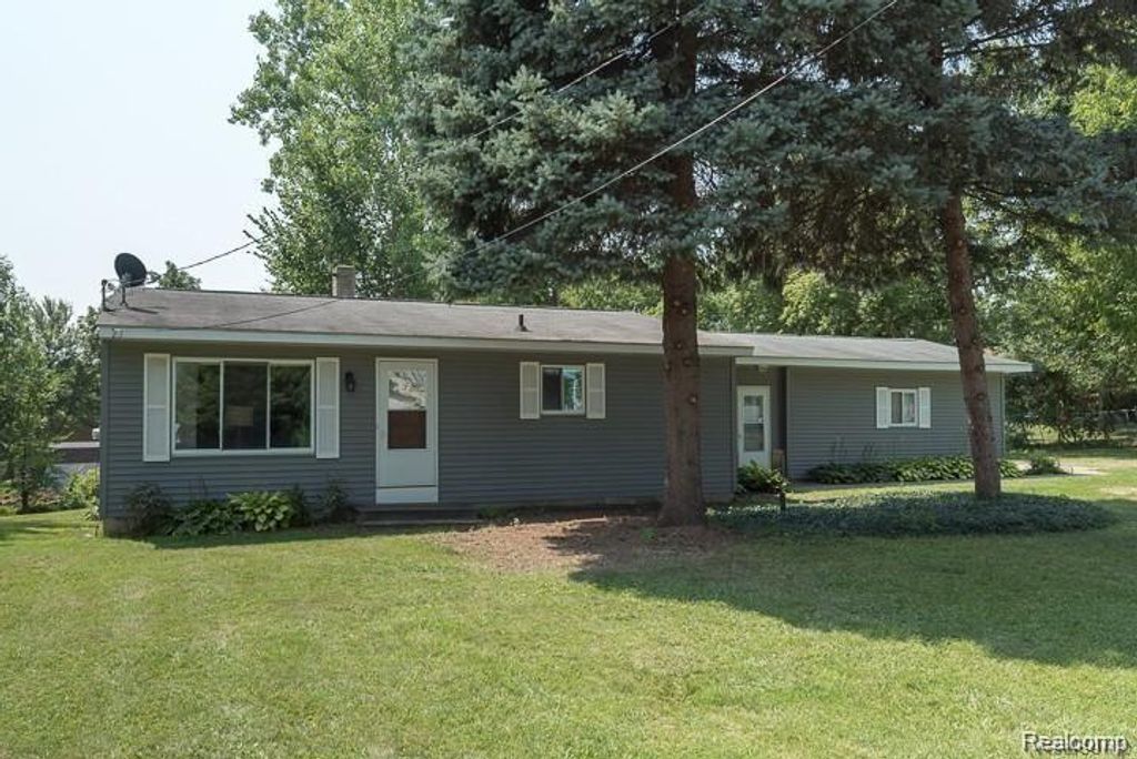 475 Conway Street, Walled Lake city
