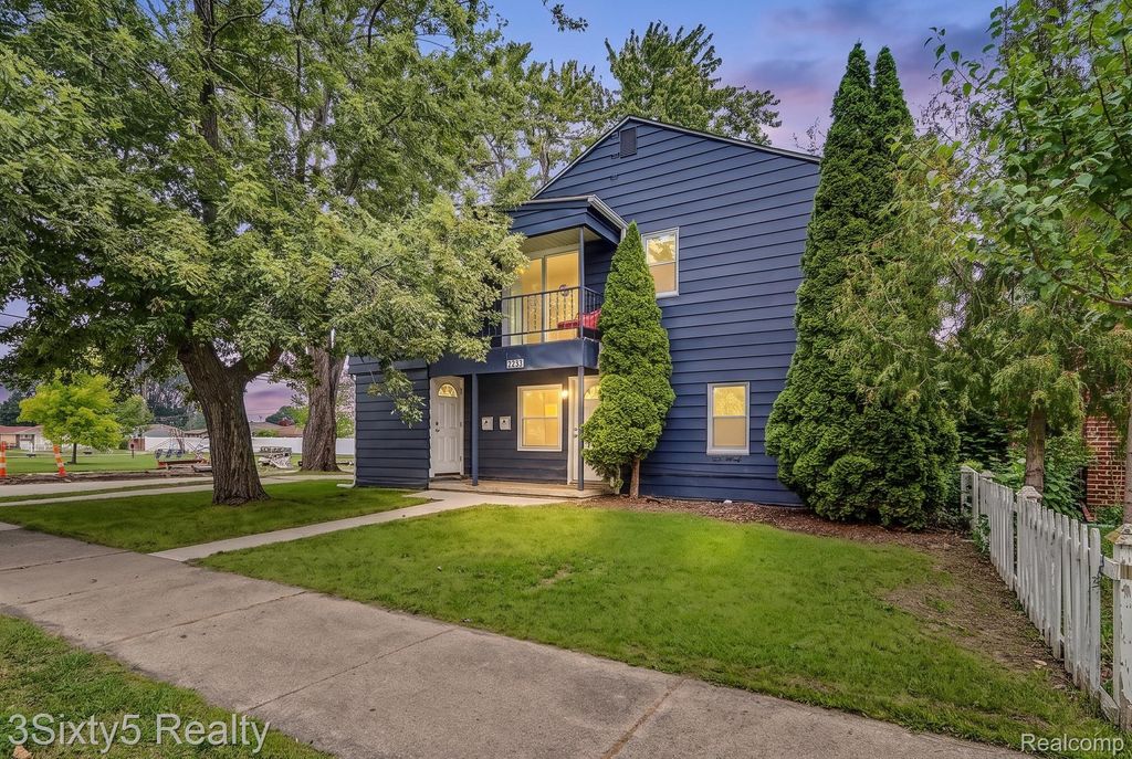 17128 Cicotte Avenue A, Allen Park