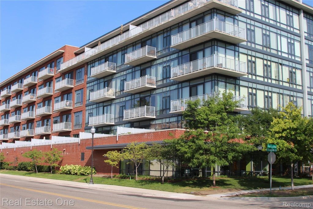 101 Curry Avenue 436, Royal Oak