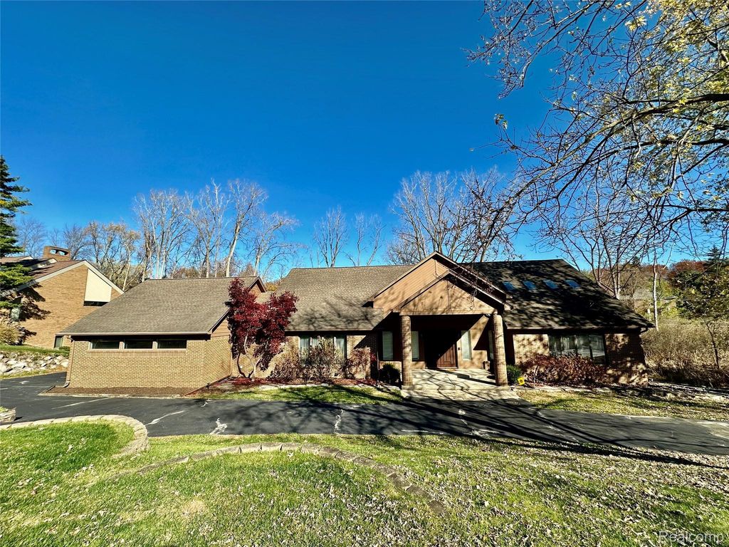 95 Barbara Lane, Bloomfield Hills city