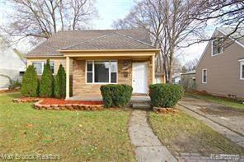23140 Orchard Lake, Farmington city