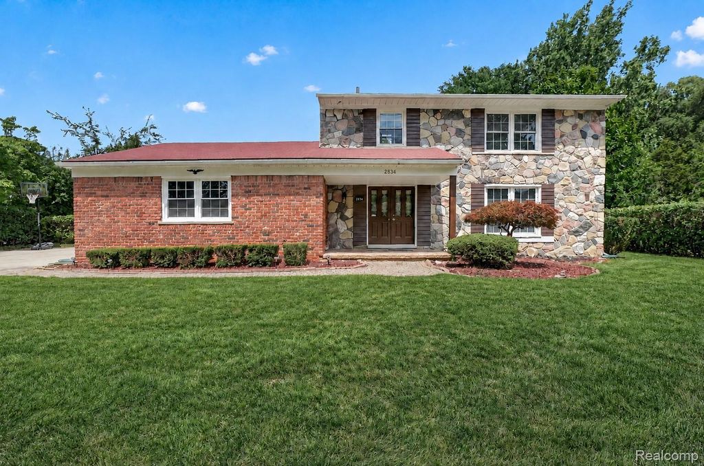2834 Rossmoor Circle, Bloomfield Hills city