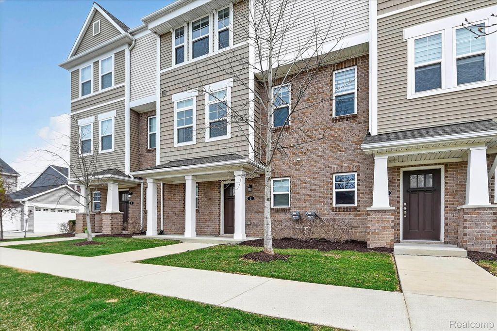 2500 Normandy Road 2, Royal Oak