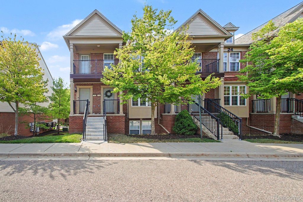 27909 Hopkins Drive, Novi