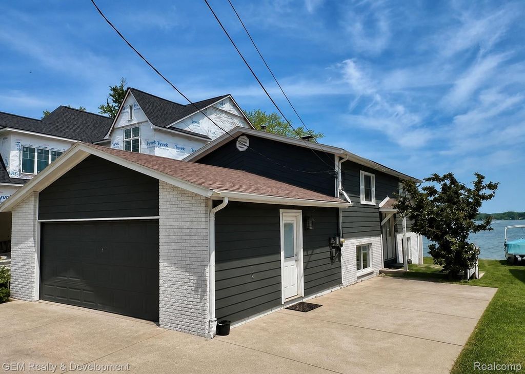 1869 Union Lake Road, Commerce charter township