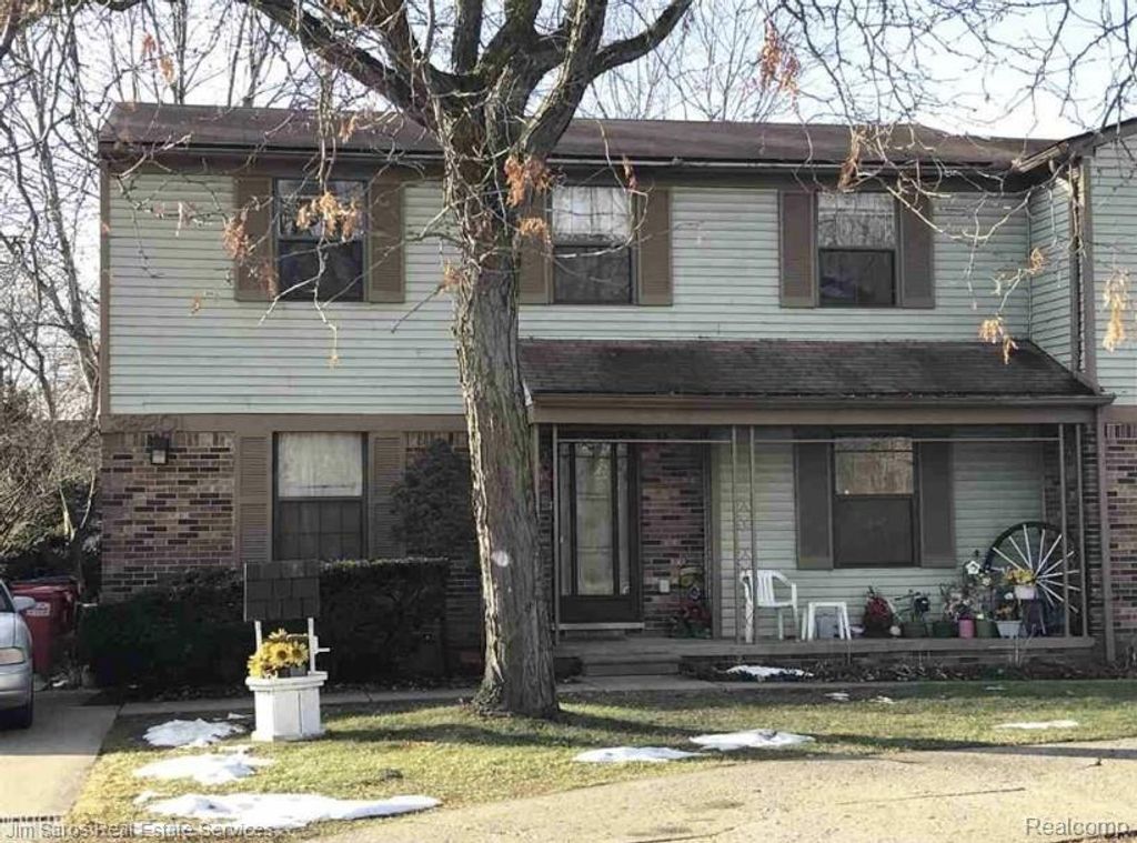 39201 Jefferson Avenue, Harrison charter township