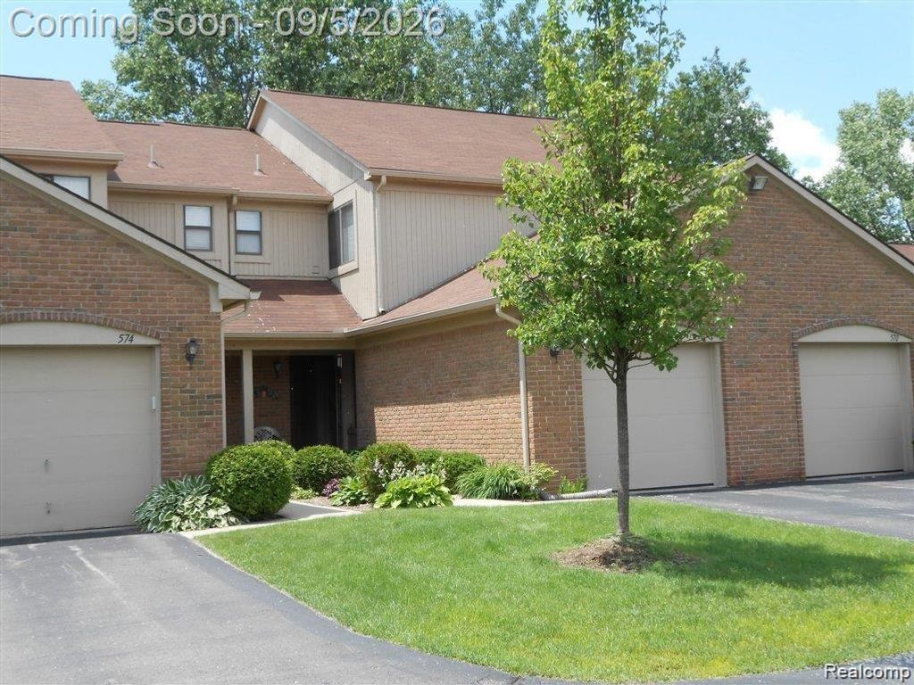 572 Tennyson, Rochester Hills city
