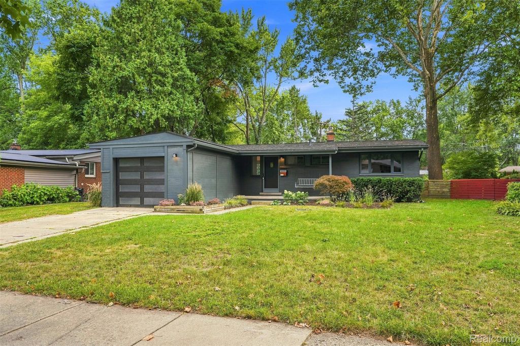 1011 Brooklawn Drive, Troy city