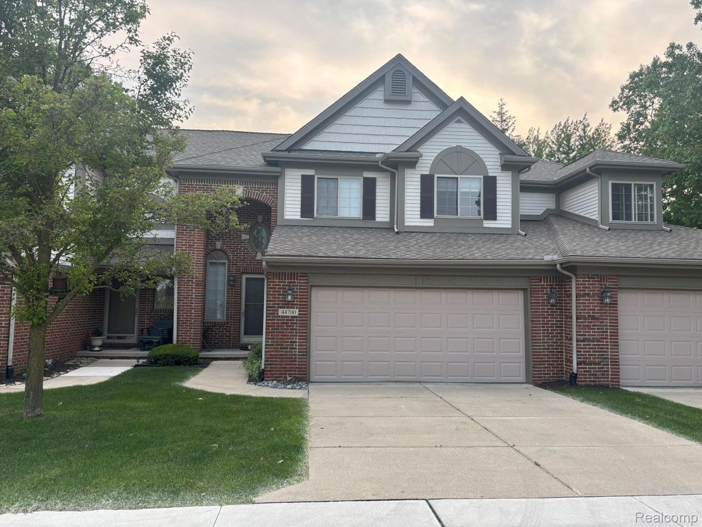 44700 Heather Lane 19, Canton