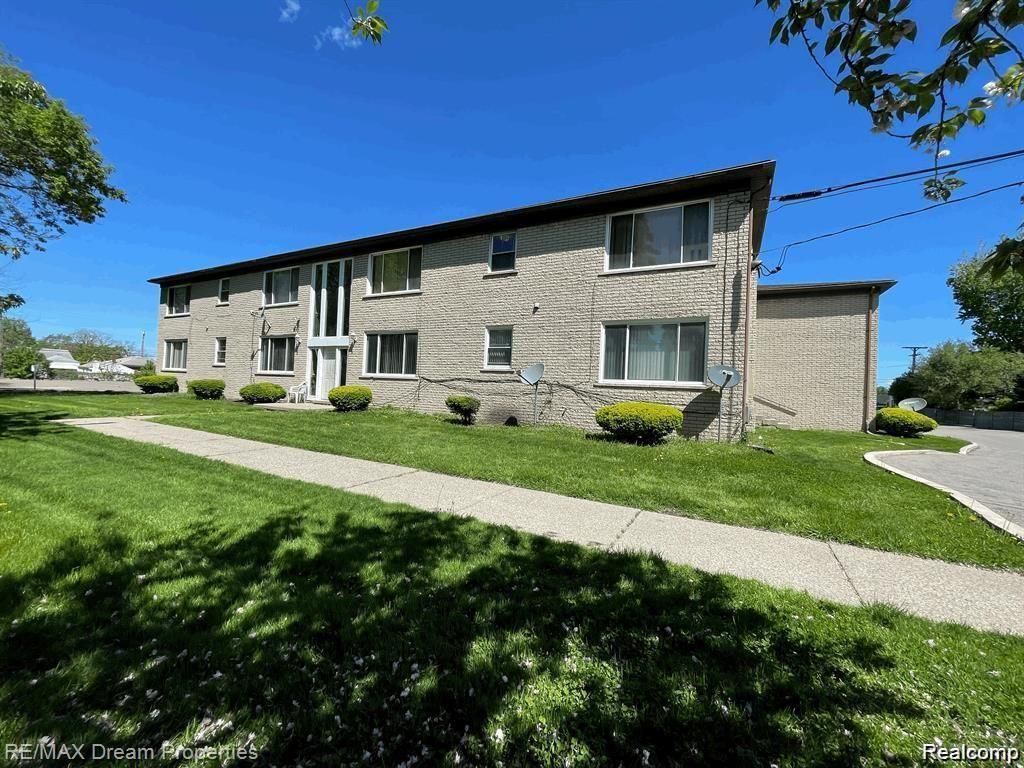 16480 E 9 Mile Road 102, Eastpointe