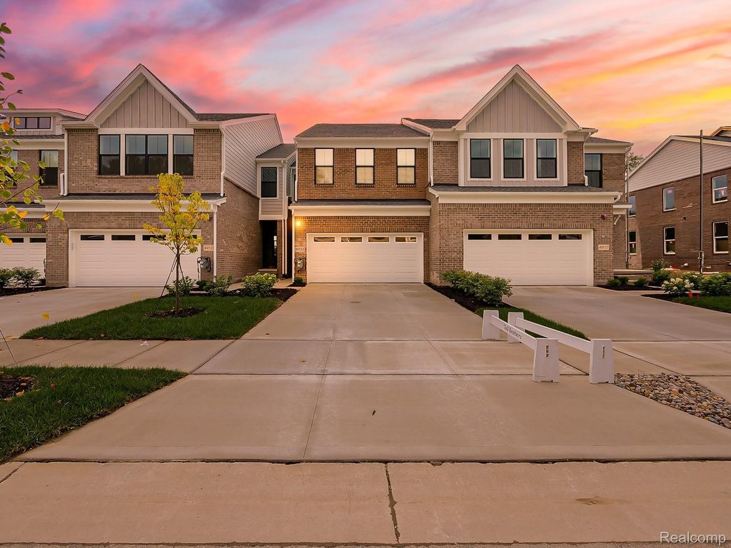 49533 Coldwater Ridge Drive, Northville