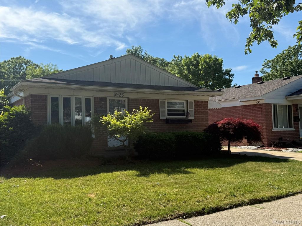 5925 Berwyn Street, Dearborn Heights city
