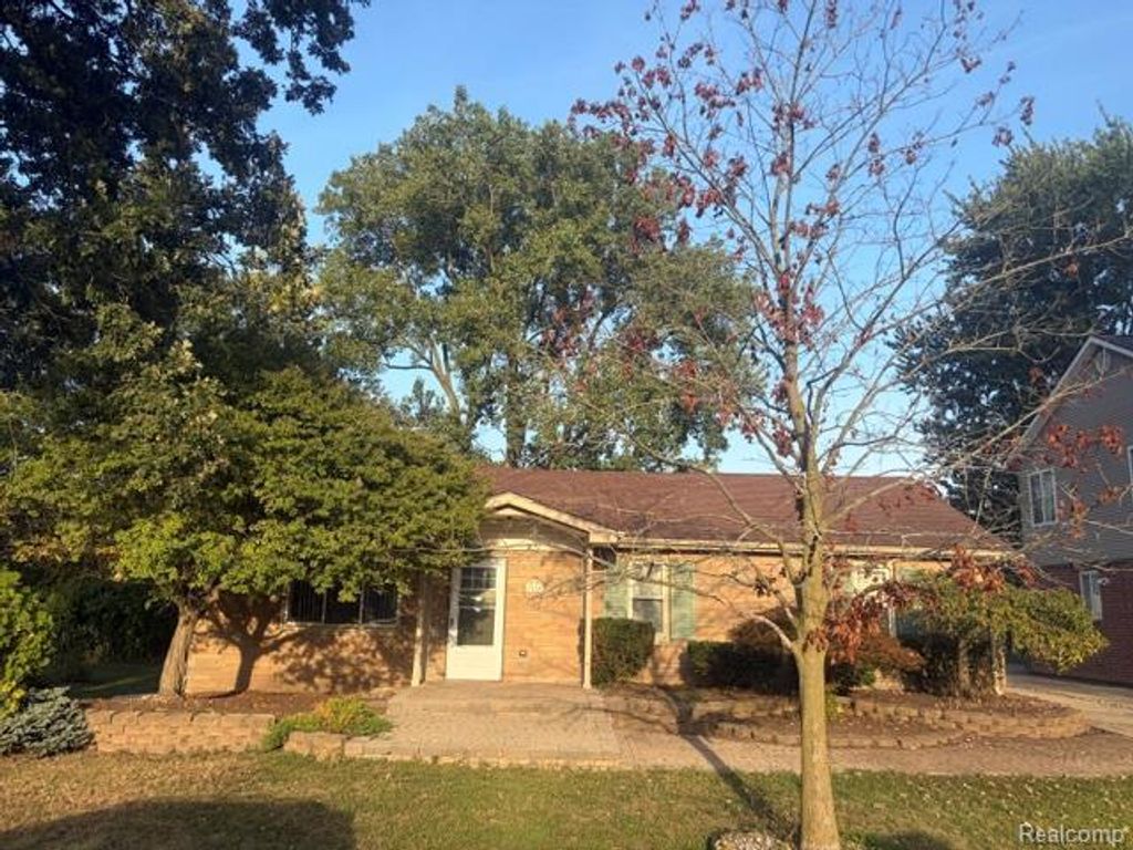 1534 Brookline Street, Canton charter township