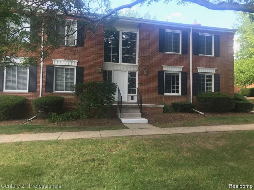 766 E Fox Hills Drive 152, Bloomfield Hills