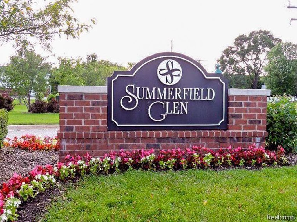 1074 W Summerfield Glen Circle, Ann Arbor