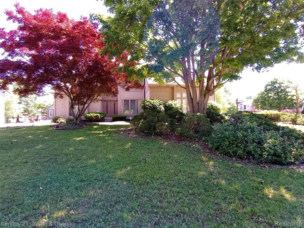 30658 Mystic Forest Drive, Farmington Hills city