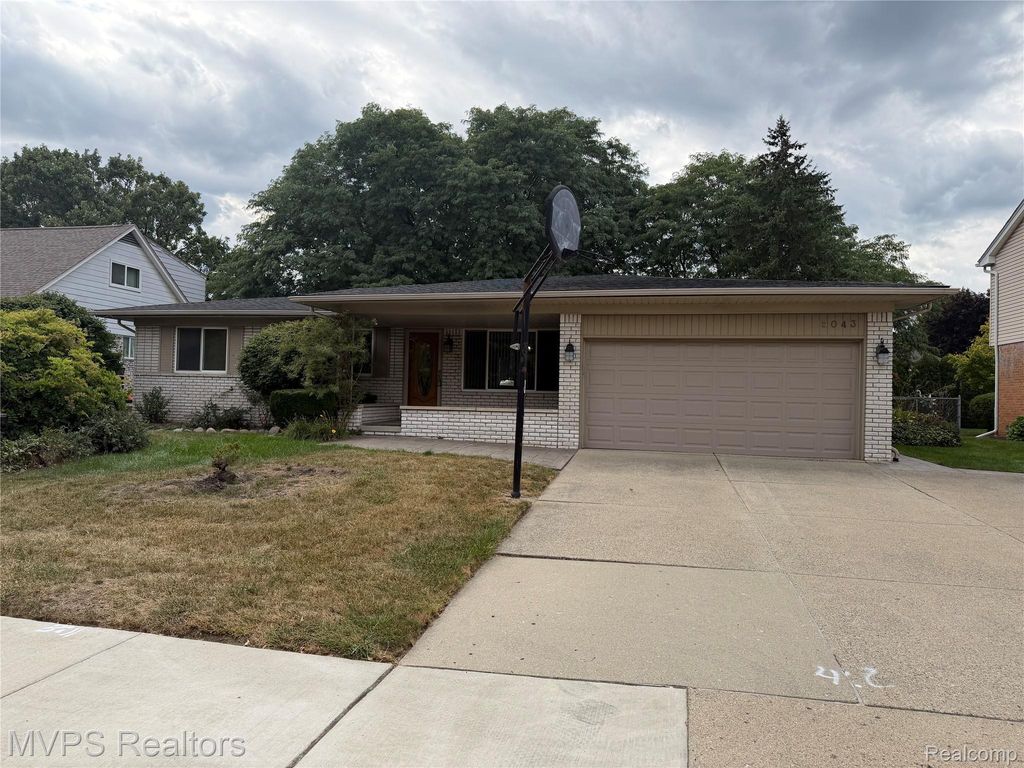 5043 Blair Drive, Troy city