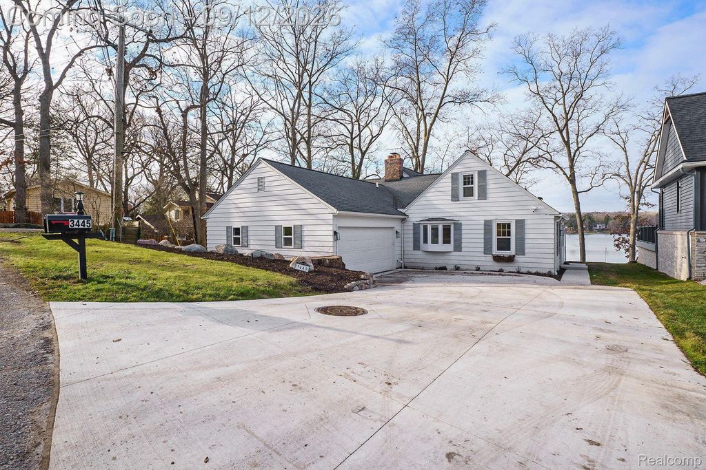 3445 Whitfield Drive, Waterford charter township