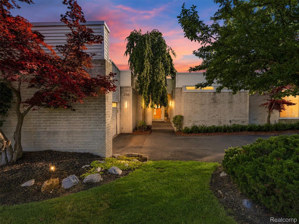1756 Alexander Drive, Bloomfield Hills