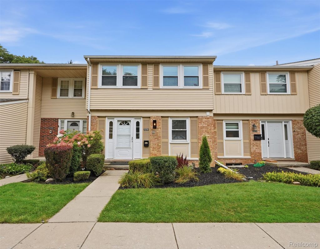 5256 Breeze Hill, Troy