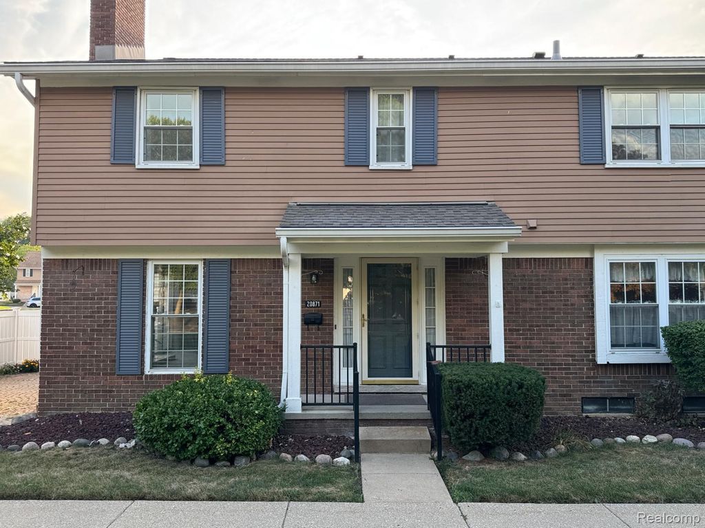20871 E Glen Haven Circle, Northville