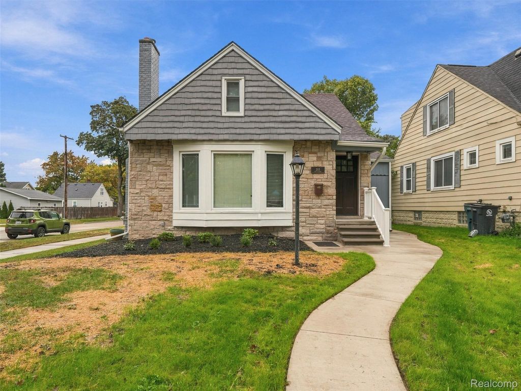 201 S Blair Avenue, Royal Oak