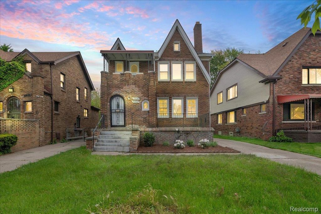 5936 Kensington Avenue, Detroit