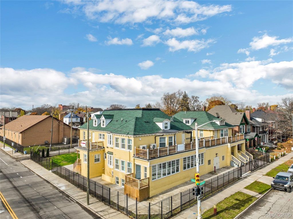 799 East Grand Boulevard 9, Detroit