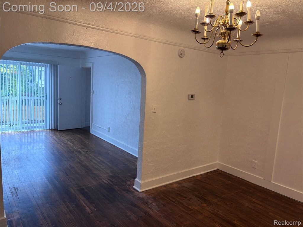 384 N Perry 4, Pontiac