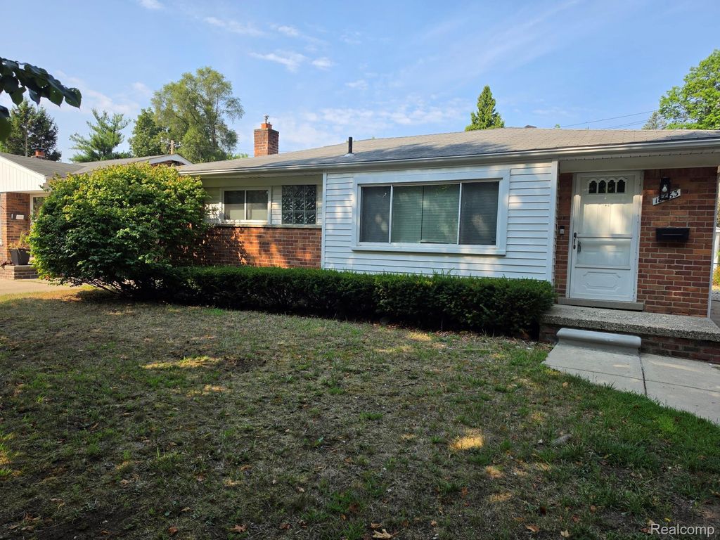 18663 Lexington, Redford charter township