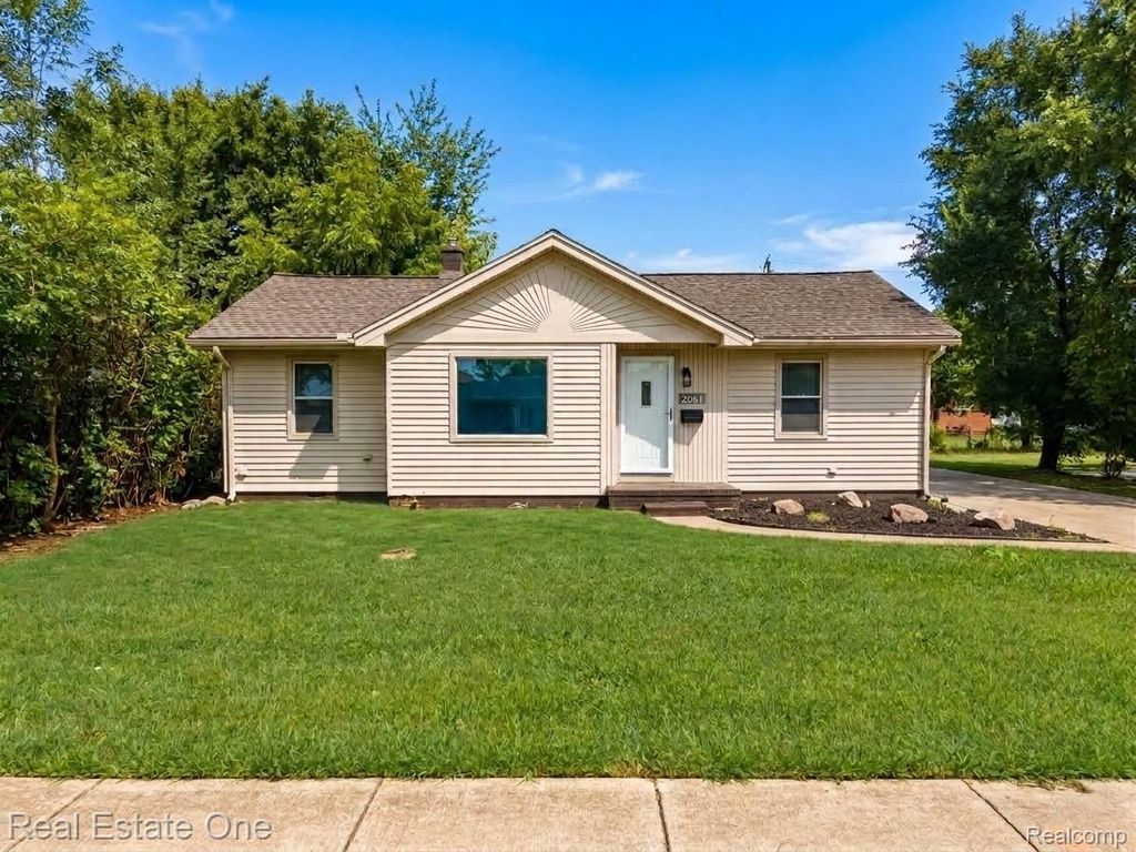 2061 Inkster Road, Garden City city