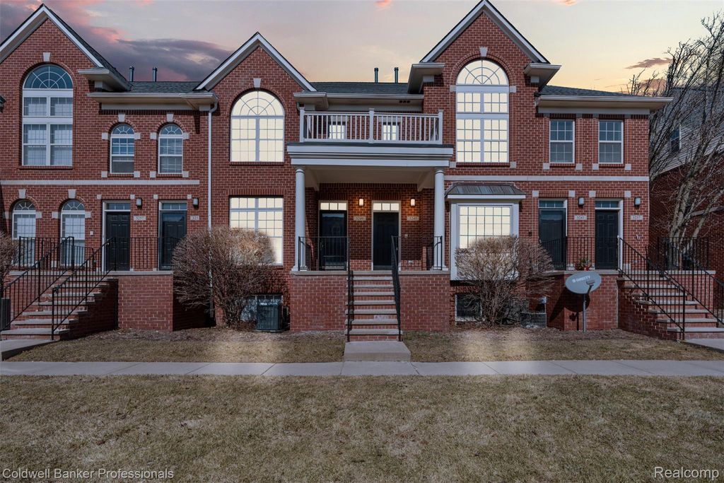 3245 Newbury Place, Troy