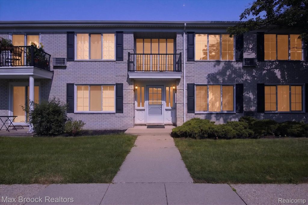 100 W Hickory Grove Road C6, Bloomfield Hills