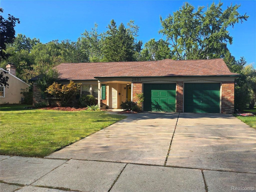 2951 Hill Drive, Troy city