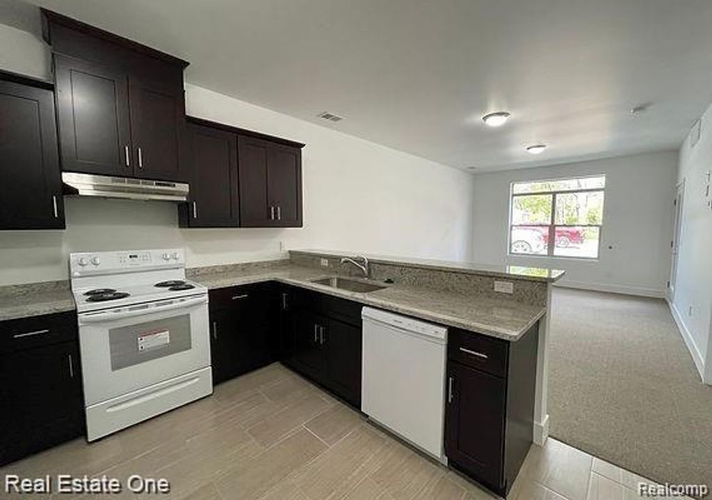 24356 Ann Arbor Trail 3, Dearborn Heights