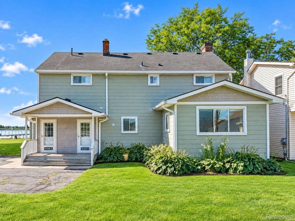 6123 Pointe Tremble Road, Clay