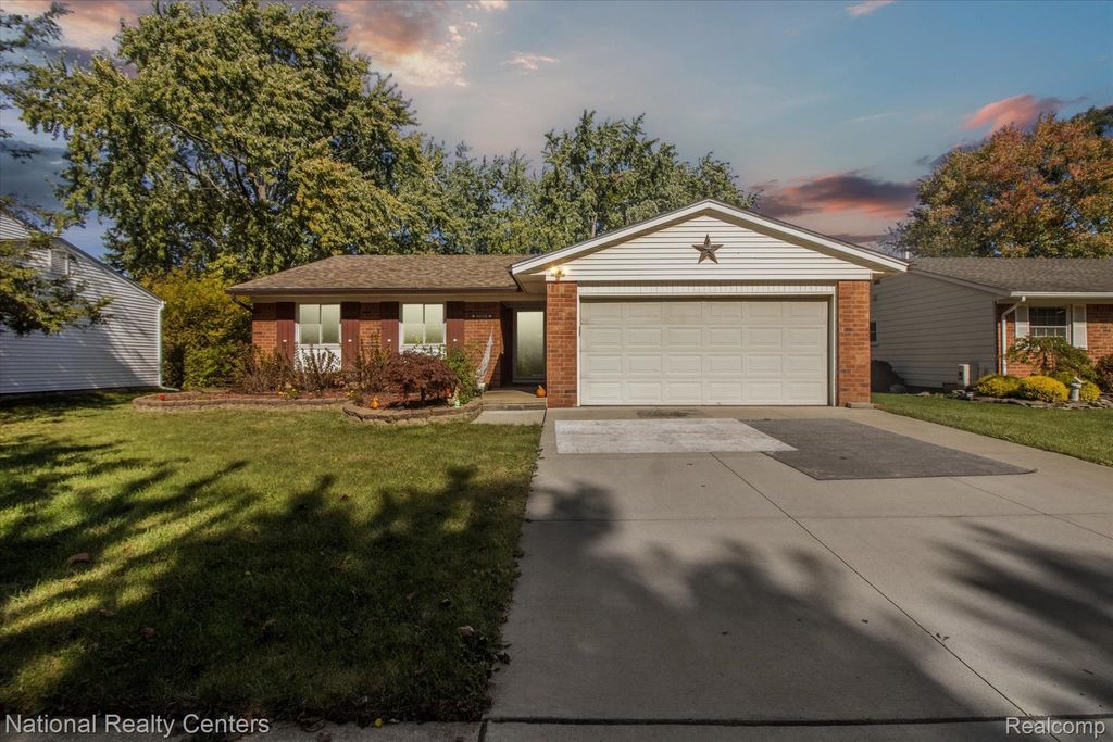 44768 Hanford Road, Canton charter township