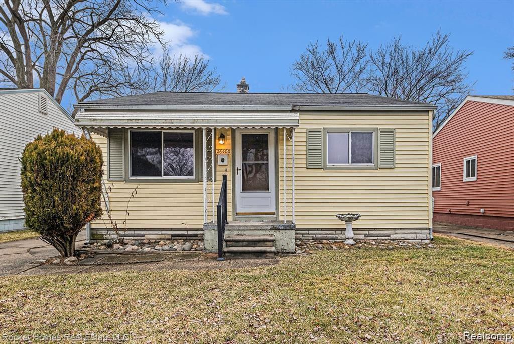26400 Couzens Avenue, Madison Heights