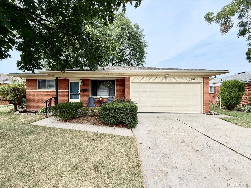 2857 Sherbourne Drive, Troy