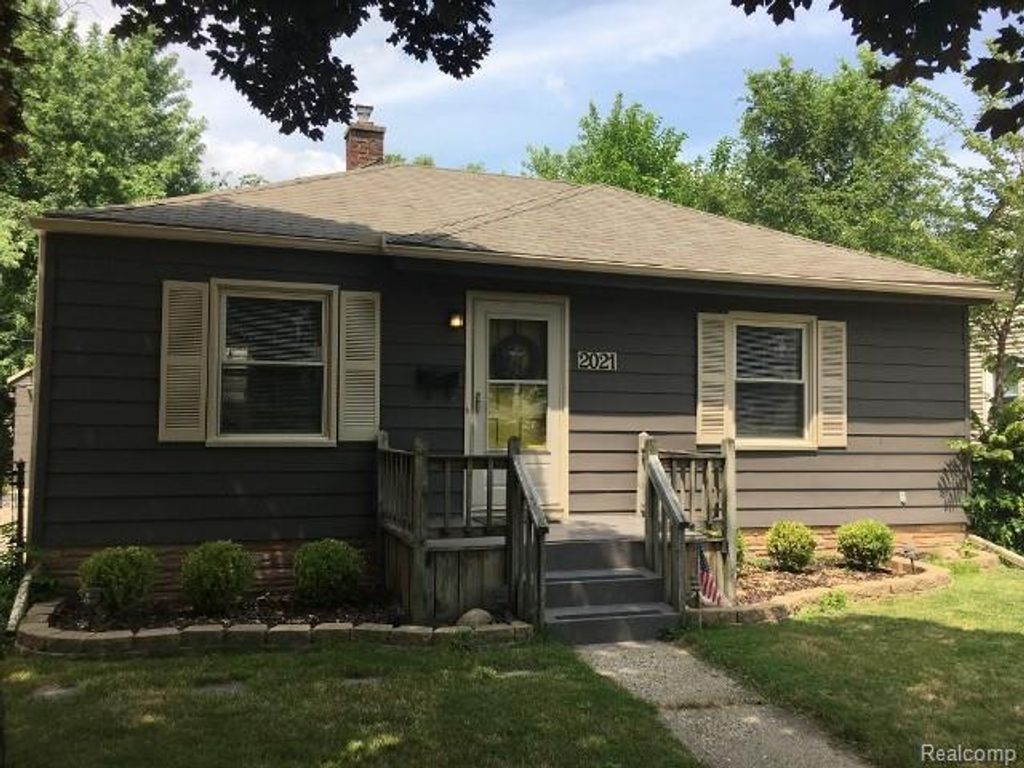 2021 Barrett Avenue, Royal Oak