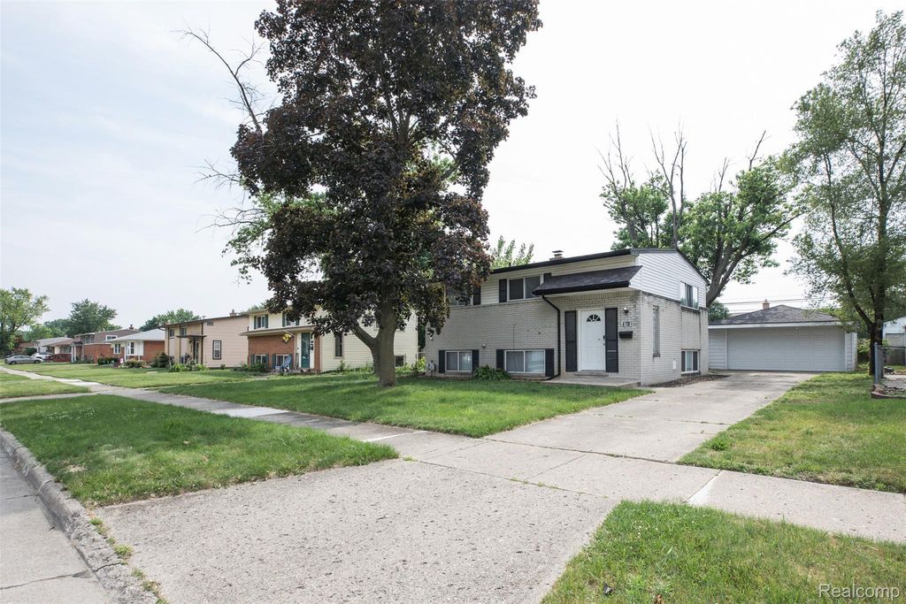 6739 Caribou Street, Westland