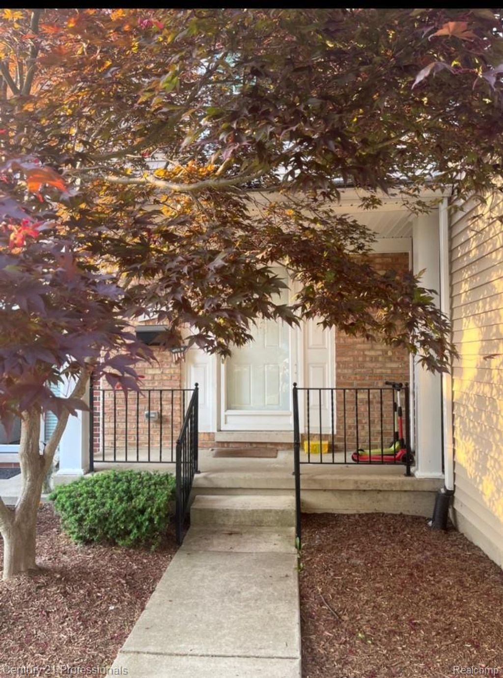 1542 Brentwood Drive, Troy