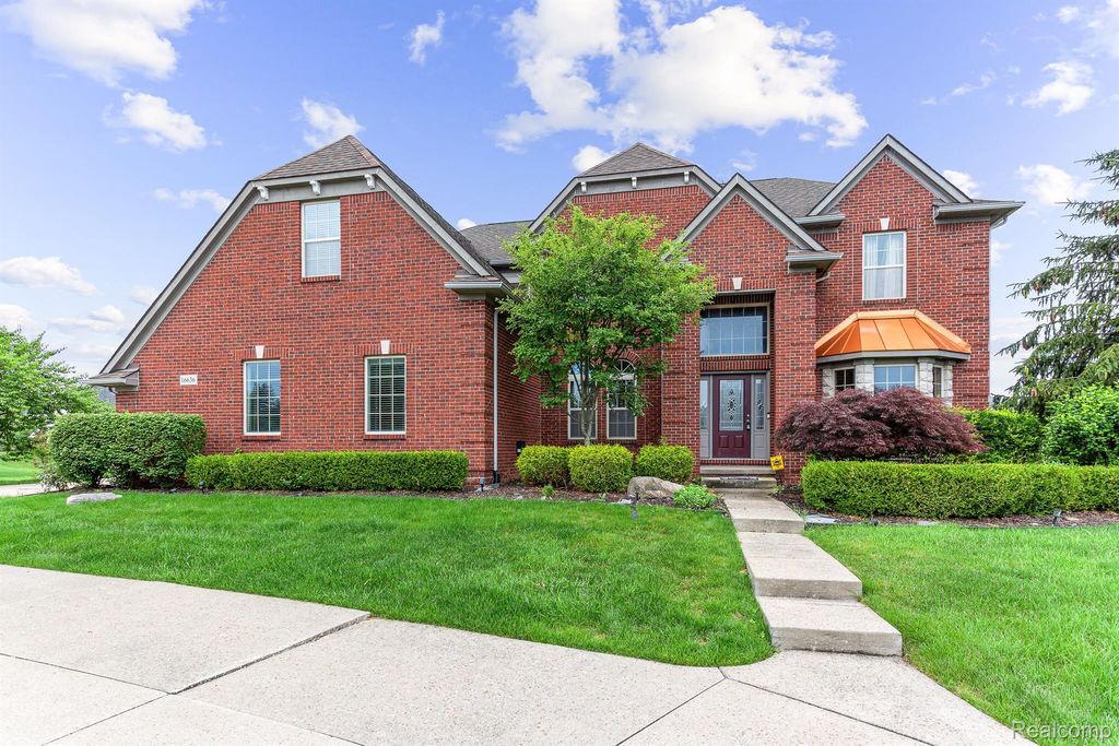 16636 Victoria Court, Northville