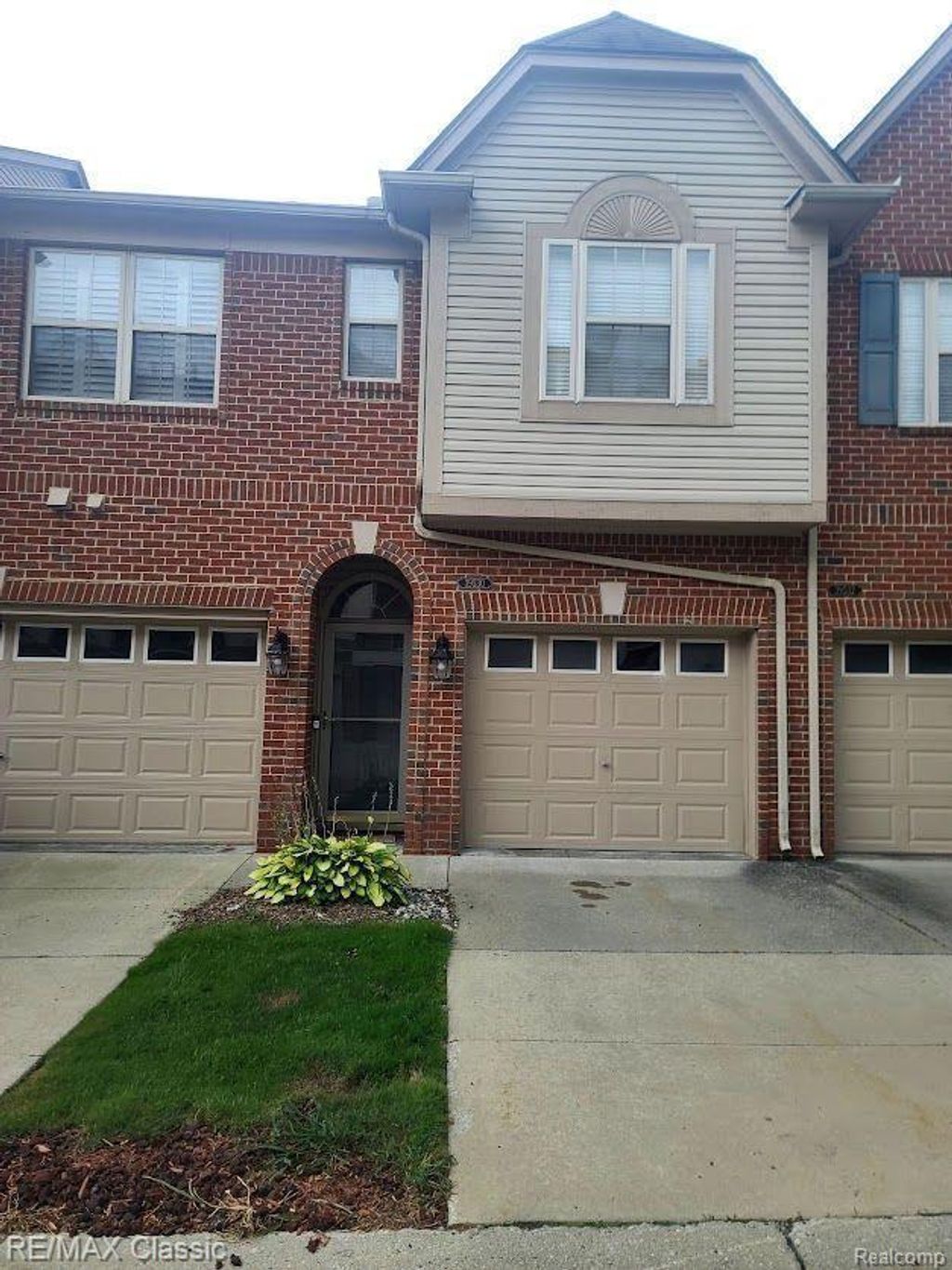39530 Rockcrest Lane, Northville