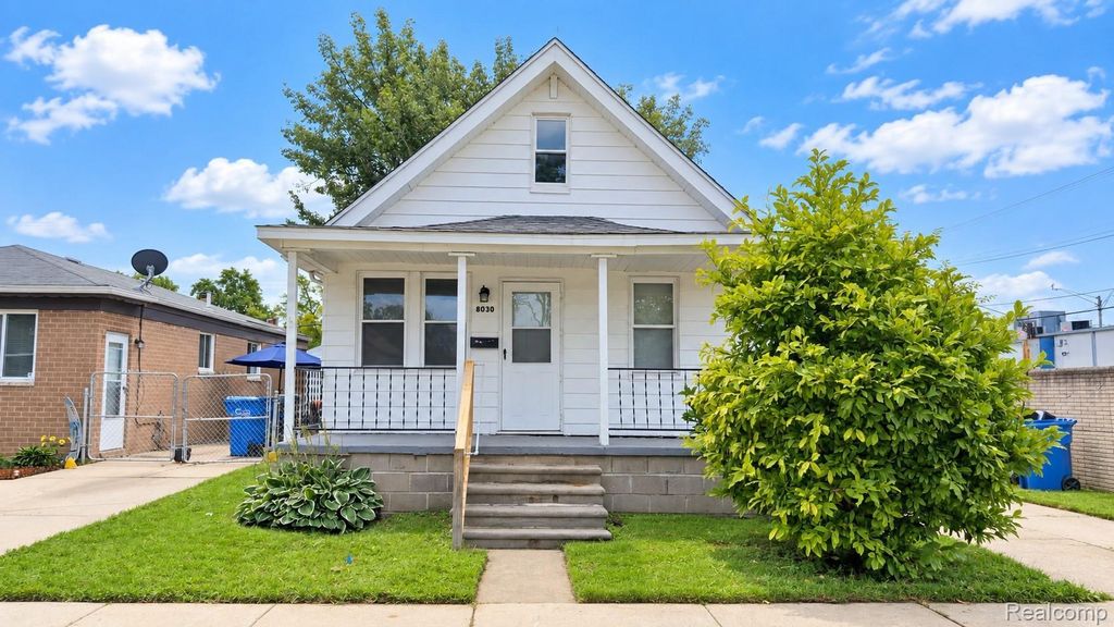 8030 Chalmers Avenue, Warren