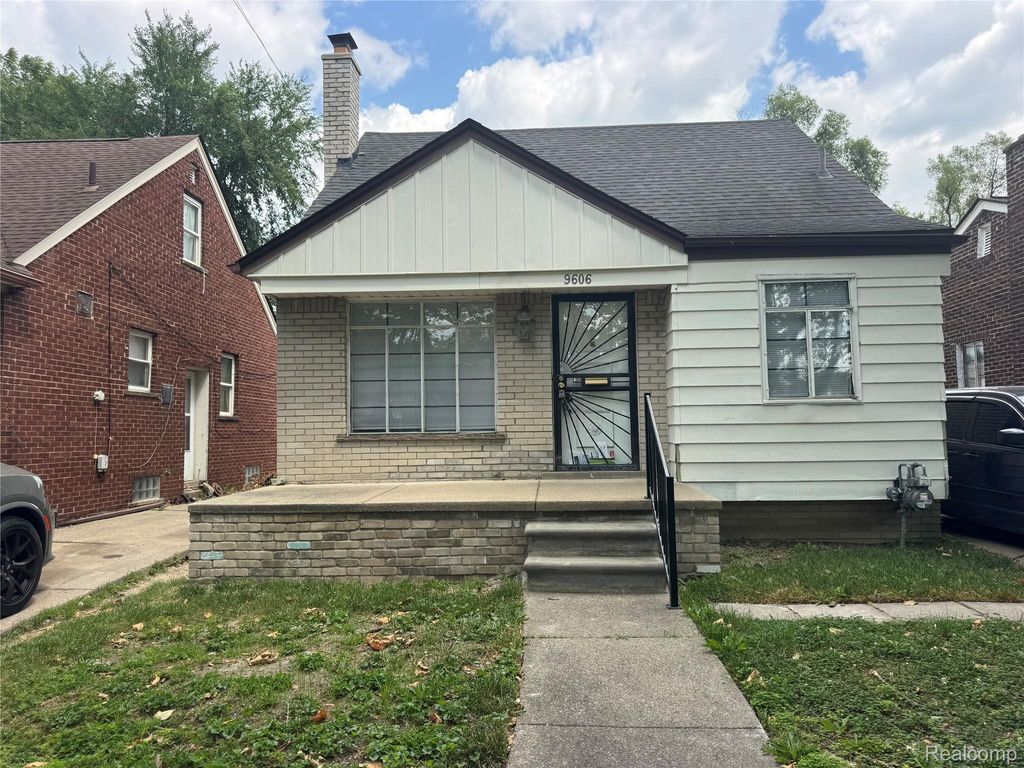 9606 Chatham, Detroit