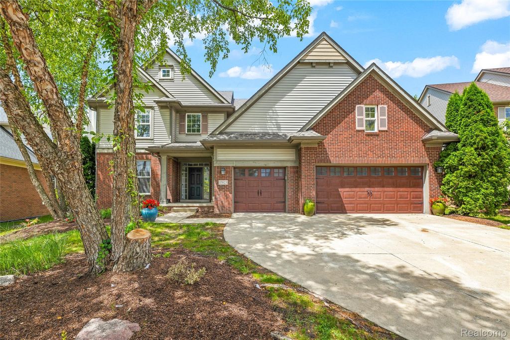 17023 Courville Drive, Northville
