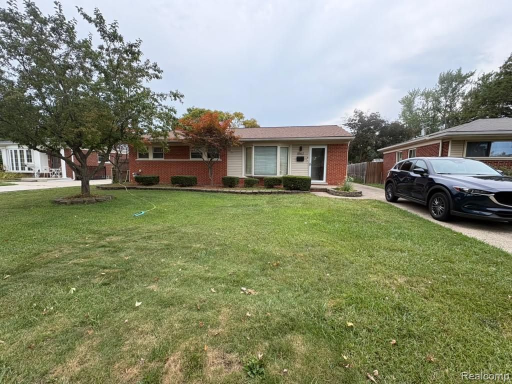 8863 Birkhill Drive, Sterling Heights