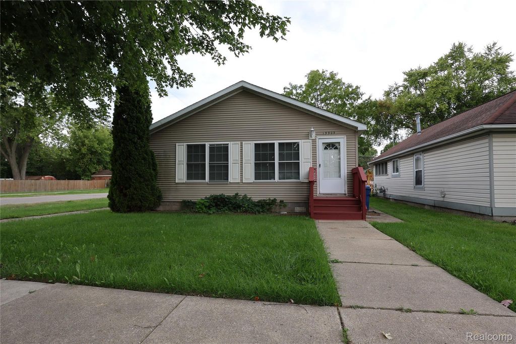19905 Seminole, Redford